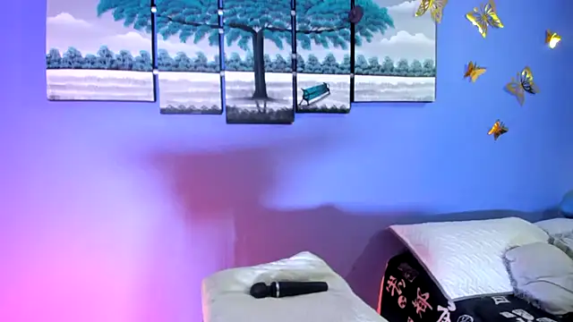 AdelleLennox cg online show from February 8, 2025, 11:33 am