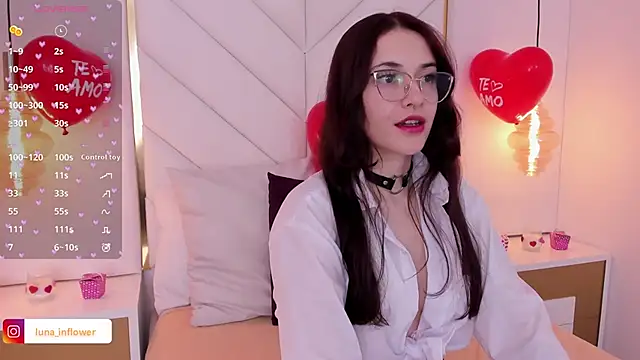 Flor delunaa online show from February 17, 2025, 12:16 pm