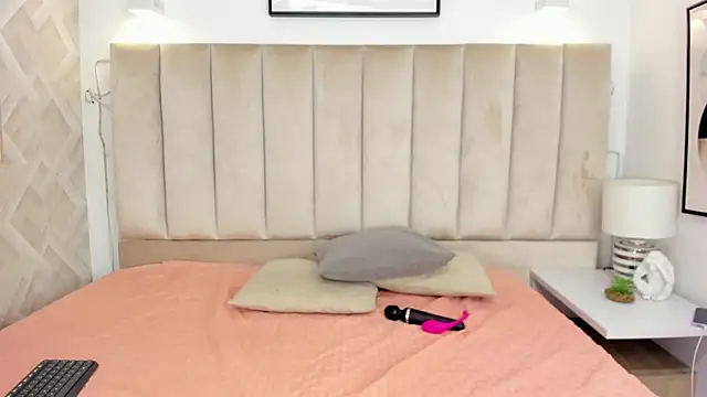 Snapshot of Anniie_Queen chatting on November 7, 2025, 2:33 am Anniie Queen online show from November 7, 2025, 2:33 am