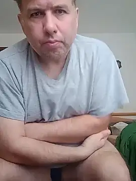 Snapshot of Olandese2682@xh chatting on May 17, 2026, 9:28 am Olandese2682xh online show from May 17, 2026, 9:28 am