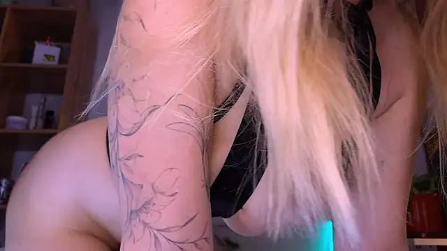 Amelia naughtyGirl online show from December 18, 2024, 11:51 pm