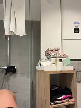 lyajoliee online show from February 6, 2026, 7:34 am