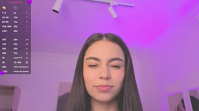 Aleejaa   online show from November 18, 2025, 11:47 am