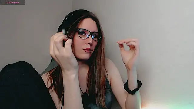 Snapshot of tracy_cooper chatting on February 6, 2025, 11:15 pm tracy cooper online show from February 6, 2025, 11:15 pm