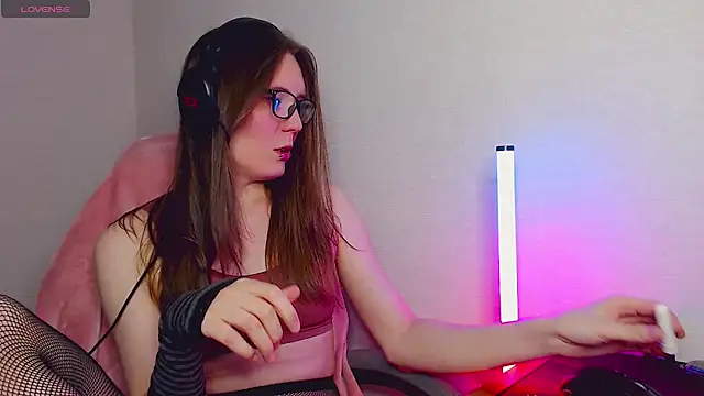 tracy cooper online show from February 20, 2025, 10:48 pm