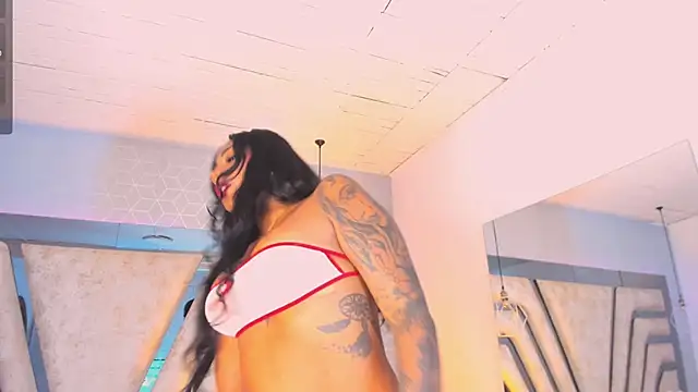 Snapshot of AngelineHeet chatting on October 3, 2025, 3:36 am AngelineHeet online show from October 3, 2025, 3:36 am