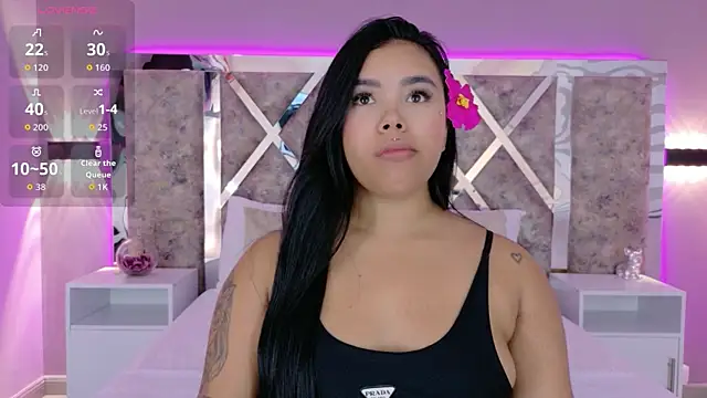 MarianaGarciaa   online show from November 14, 2025, 7:23 pm