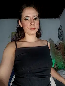 Snapshot of lovely_kitt chatting on April 19, 2026, 12:43 am lovely kitt online show from April 19, 2026, 12:43 am