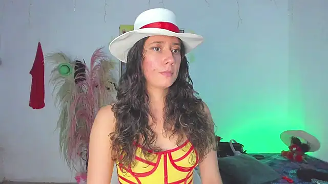 Snapshot of lovely_kitt chatting on June 15, 2026, 12:13 am lovely kitt online show from June 15, 2026, 12:13 am