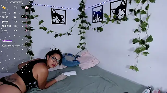 melanieecox online show from September 25, 2025, 8:01 pm