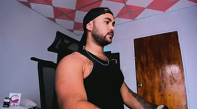 Sebas-hott online show from February 8, 2025, 2:47 am