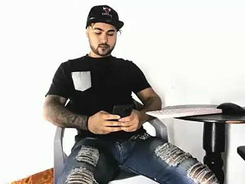 Sebas-hott online show from October 16, 2025, 10:33 pm