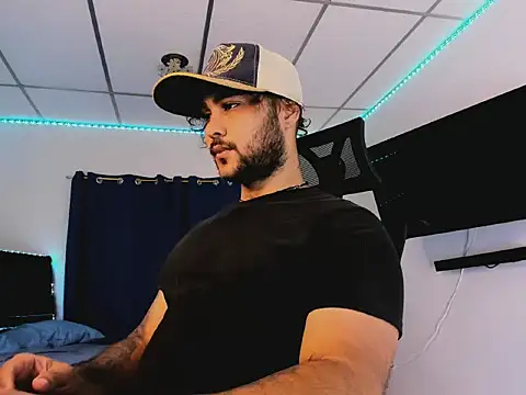 Sebas-hott online show from December 16, 2025, 10:04 pm