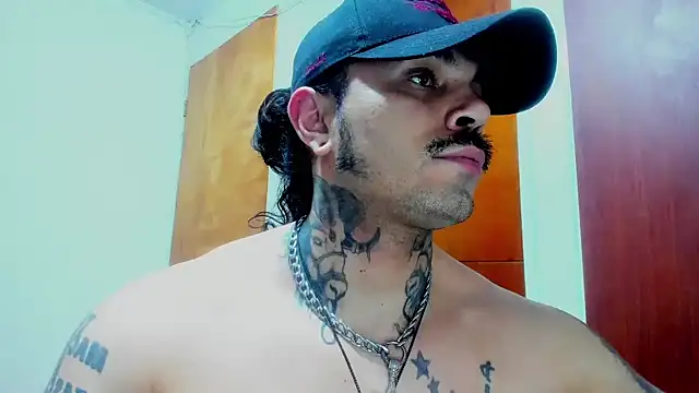 Snapshot of Van_Velckan chatting on June 26, 2026, 3:33 am Van Velckan online show from June 26, 2026, 3:33 am