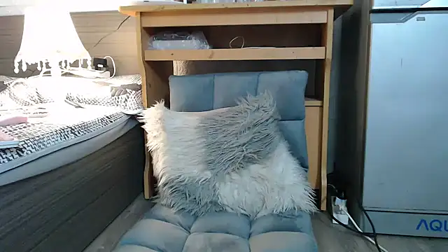 Snapshot of yang_hiii chatting on March 5, 2025, 9:38 am yang hiii online show from March 5, 2025, 9:38 am