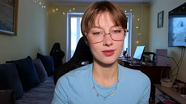 MalvinaBlum online show from December 19, 2025, 5:36 am