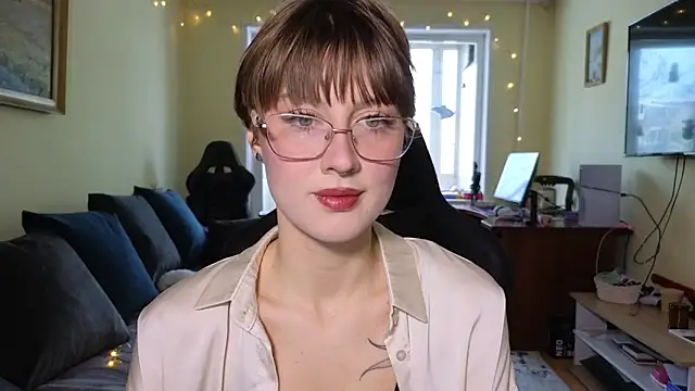 MalvinaBlum online show from December 21, 2025, 4:30 am