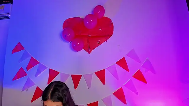 alaia-rogers online show from February 14, 2025, 6:19 pm