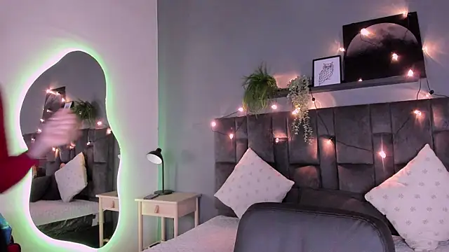 alaia-rogers online show from November 3, 2025, 11:33 am