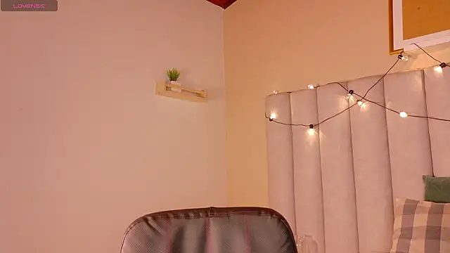 alaia-rogers online show from November 11, 2025, 11:21 am