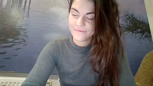 Snapshot of AliceTailor chatting on November 18, 2025, 11:25 am AliceTailor online show from November 18, 2025, 11:25 am