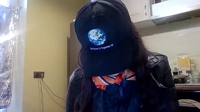 AliceTailor online show from May 5, 2026, 6:43 am
