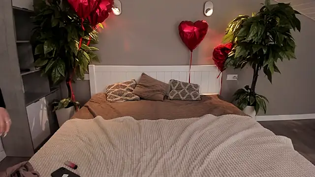 IceDanielles online show from March 7, 2025, 5:17 pm