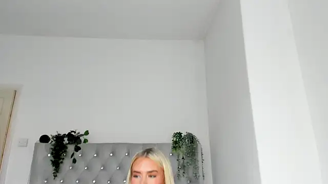 Alexia-Lee online show from January 18, 2025, 3:16 pm