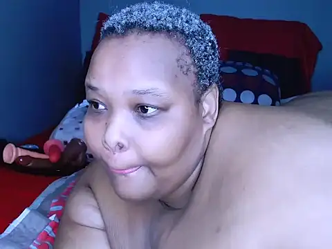 Snapshot of fatafricanqueen chatting on May 13, 2026, 8:38 pm fatafricanqueen online show from May 13, 2026, 8:38 pm