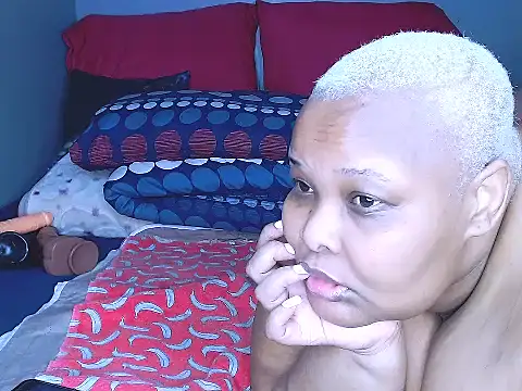 Snapshot of fatafricanqueen chatting on June 4, 2026, 9:37 am fatafricanqueen online show from June 4, 2026, 9:37 am