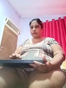 Snapshot of raniofsex02 chatting on November 8, 2025, 5:40 am raniofsex02 online show from November 8, 2025, 5:40 am