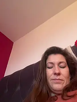 Lwhite1 online show from February 11, 2025, 4:02 pm