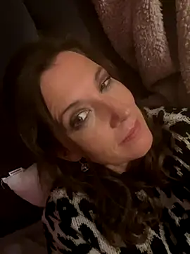 Lwhite1 online show from October 21, 2025, 11:49 pm