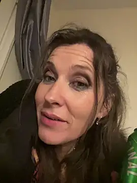 Lwhite1 online show from April 3, 2026, 11:58 pm