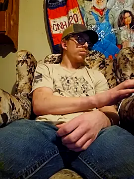 Snapshot of REDHAMMER_ chatting on March 5, 2025, 12:16 am REDHAMMER online show from March 5, 2025, 12:16 am