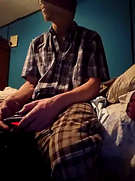 Snapshot of REDHAMMER_ chatting on February 14, 2026, 11:34 pm REDHAMMER online show from February 14, 2026, 11:34 pm