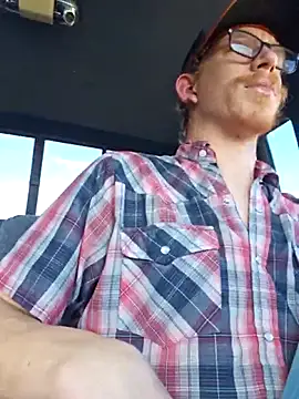 Snapshot of REDHAMMER_ chatting on February 26, 2026, 9:14 pm REDHAMMER online show from February 26, 2026, 9:14 pm