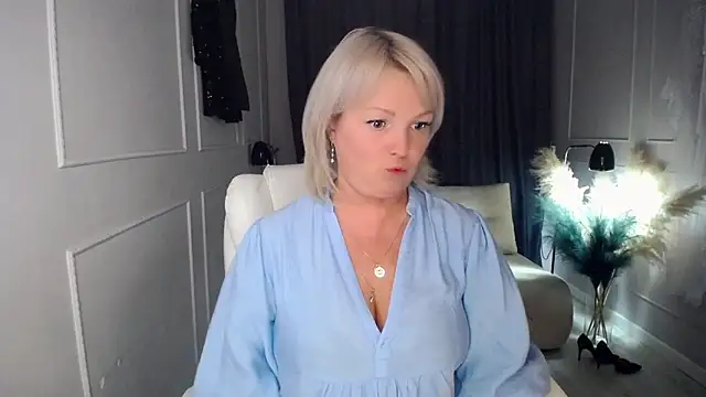 Juarnea online show from October 13, 2025, 12:27 pm