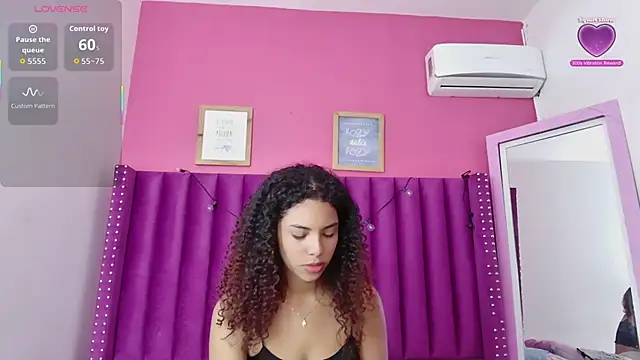 Snapshot of littleebonny chatting on November 29, 2025, 1:03 pm littleebonny online show from November 29, 2025, 1:03 pm