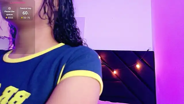 Snapshot of littleebonny chatting on June 26, 2026, 12:53 pm littleebonny online show from June 26, 2026, 12:53 pm
