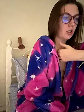 BeatriceTender online show from November 26, 2025, 8:32 pm