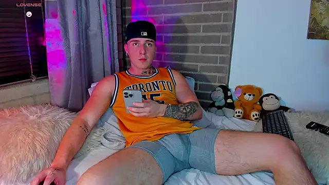 Snapshot of liam_oficial02 chatting on January 11, 2026, 2:49 am liam oficial02 online show from January 11, 2026, 2:49 am