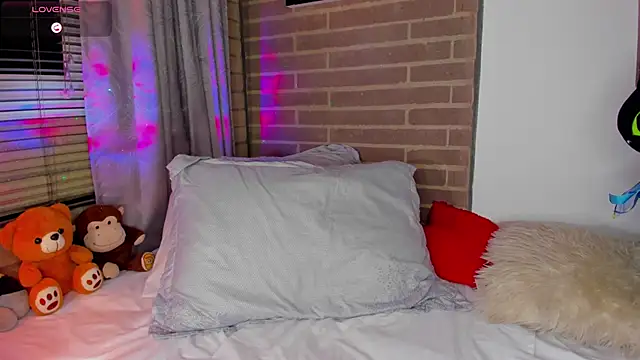 Snapshot of liam_oficial02 chatting on February 6, 2026, 2:38 am liam oficial02 online show from February 6, 2026, 2:38 am