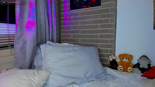 liam oficial02 online show from April 8, 2026, 2:44 am