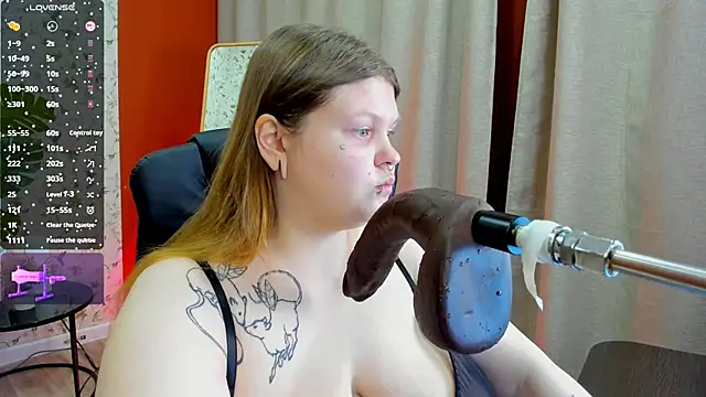 AuroraDemoni online show from December 2, 2025, 6:52 am