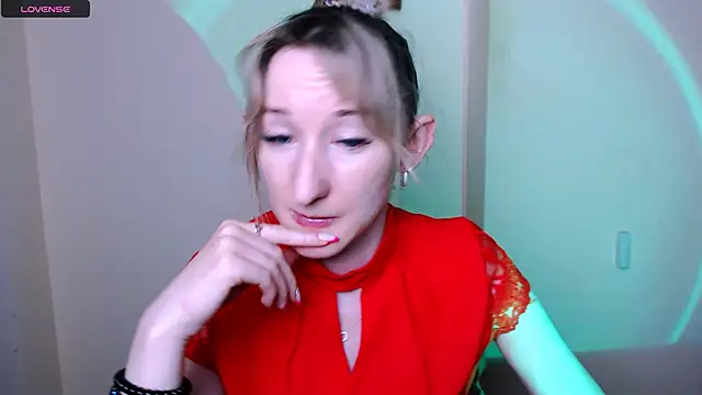 Snapshot of AmandaSell chatting on July 7, 2026, 6:47 am AmandaSell online show from July 7, 2026, 6:47 am