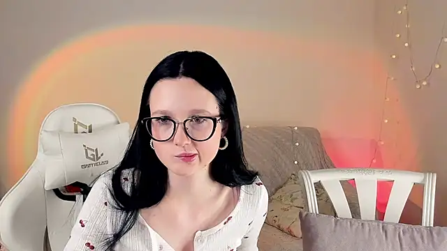 MishkaMe online show from November 25, 2025, 2:28 pm