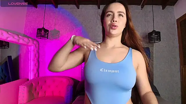 Taiissa  online show from July 11, 2026, 8:55 pm