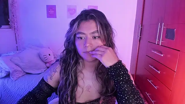 StephaniFox online show from October 28, 2025, 1:20 am