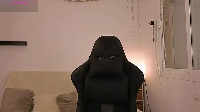 Karinchik  online show from February 3, 2026, 7:52 pm